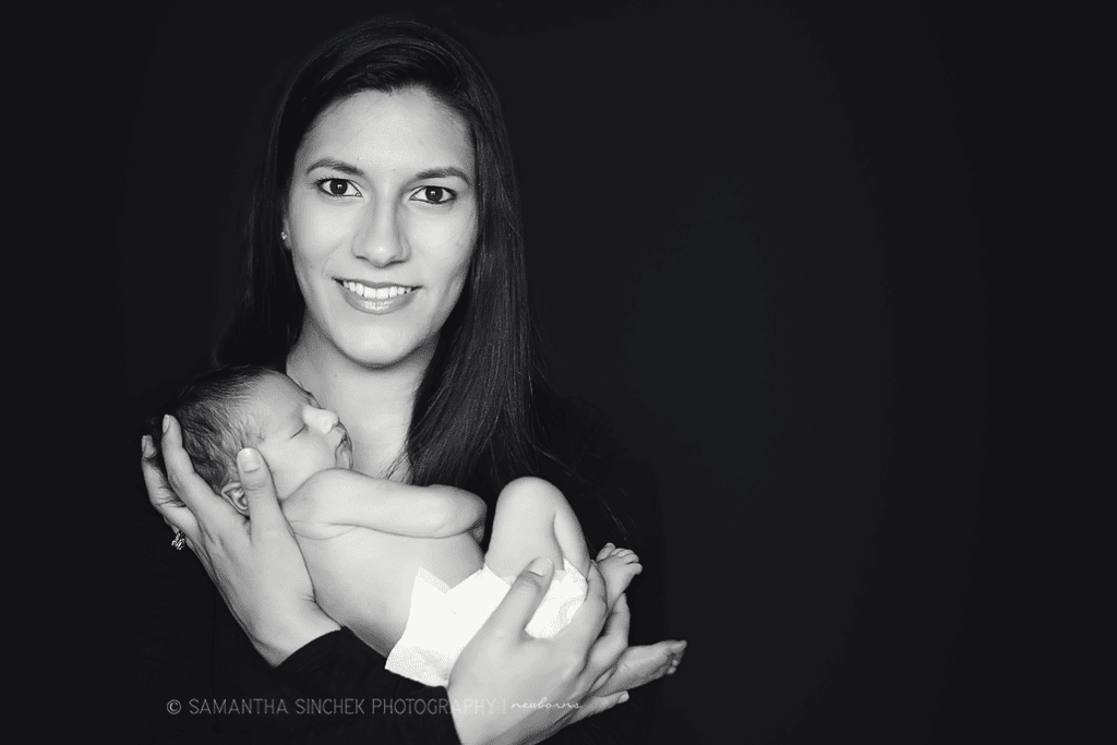 newborn pictures in cincinnati ohio with samantha sinchek