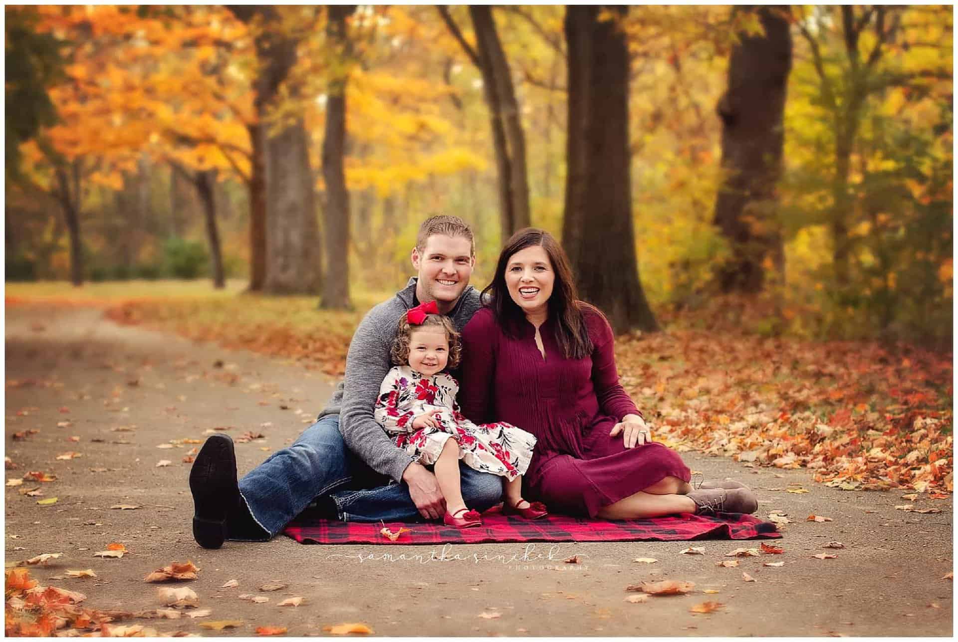 family mini session at sharon woods with boswell family photographer samantha sinchek