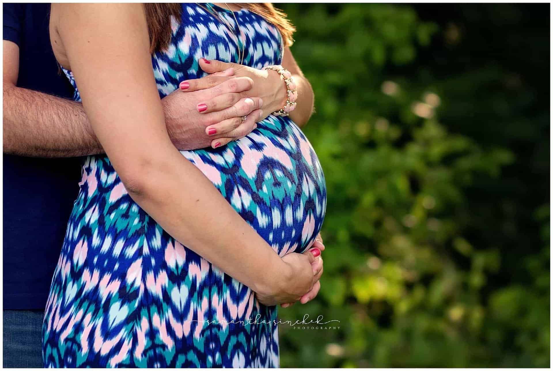 maternity session with carole and family at sharon woods