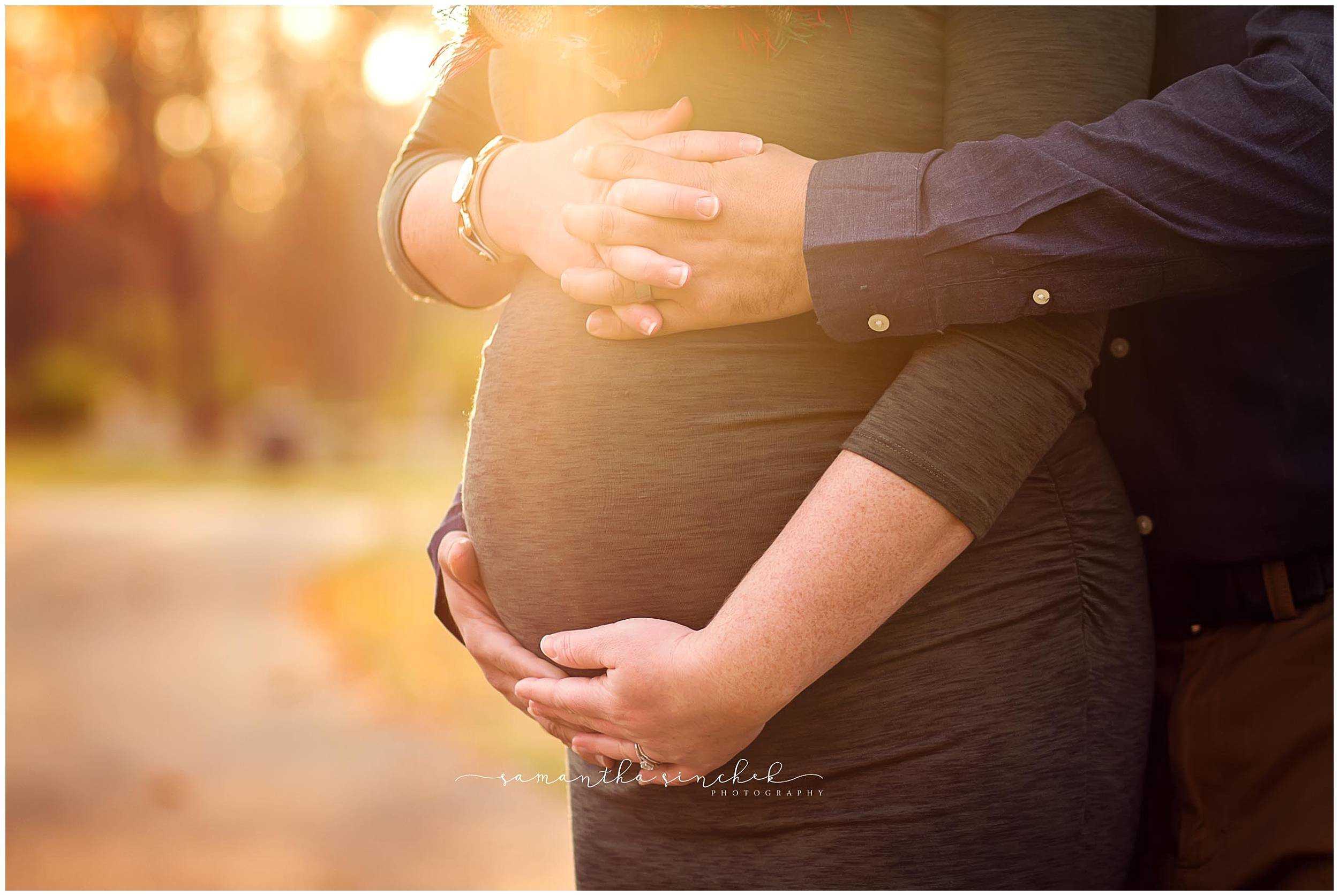 gorgeous baklit maternity session at sharon woods with samantha sinchek photography cincinnati