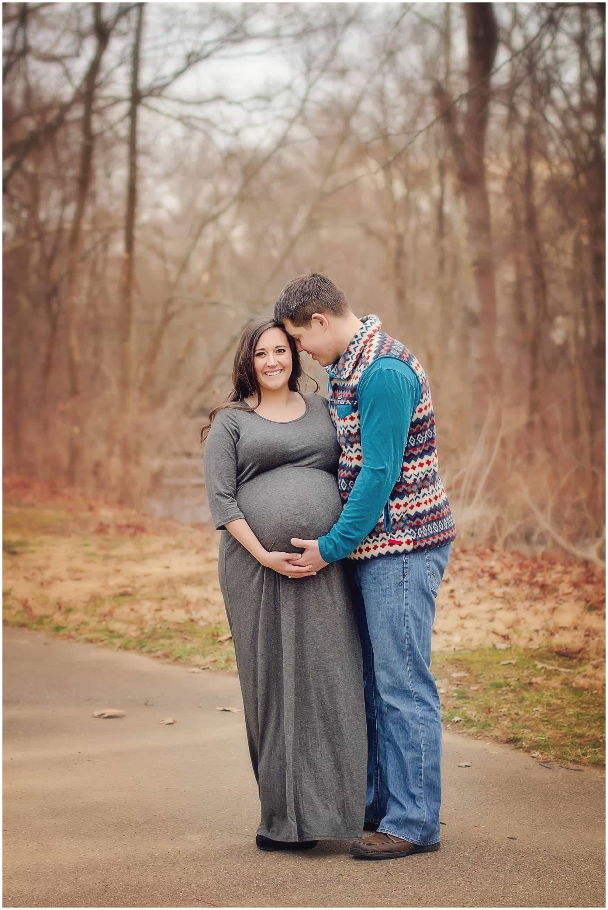 outdoor cincinnati maternity pictures samantha sinchek at sharon woods