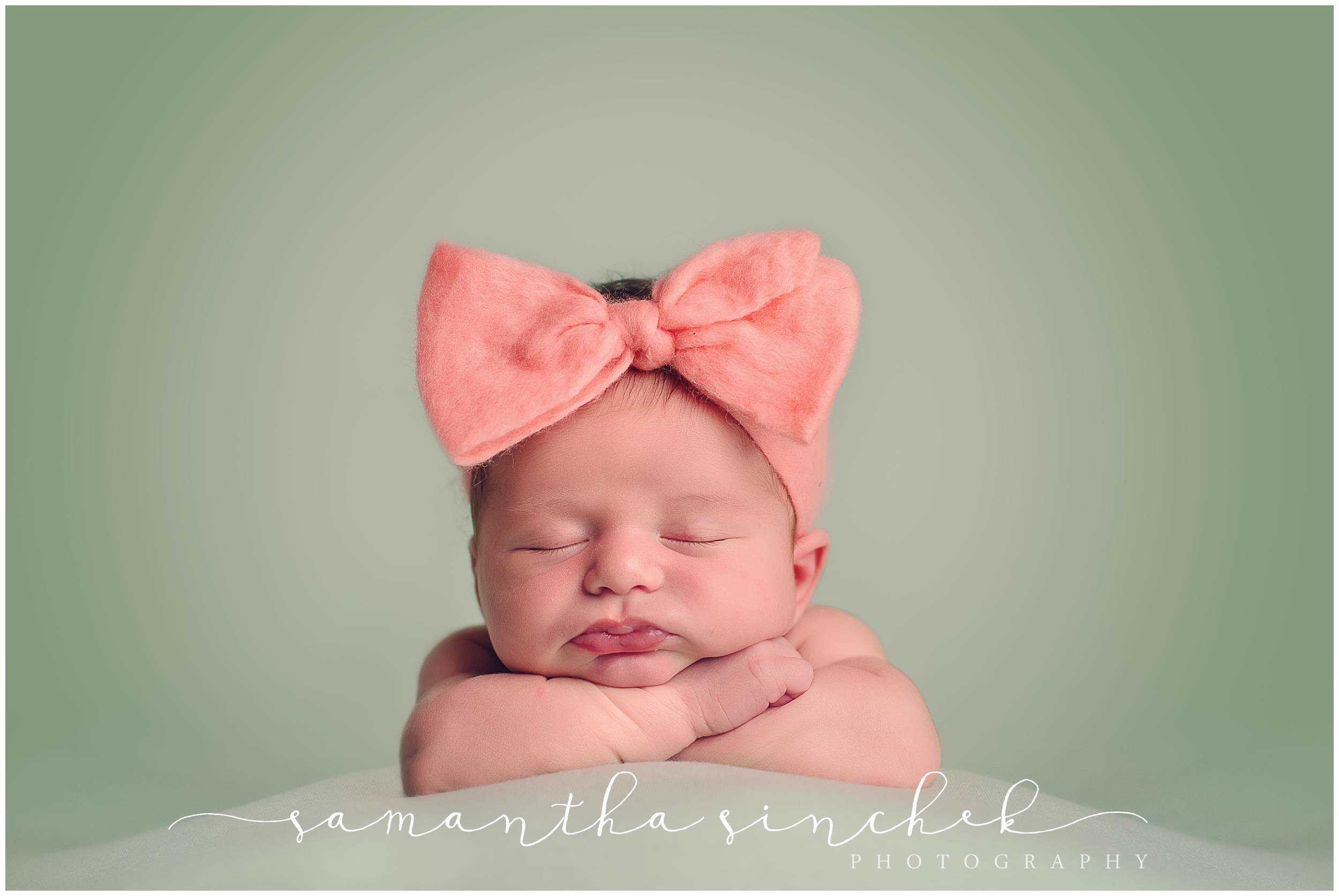 premier cincinnati newborn baby photographer posed session at samantha sinchek photography