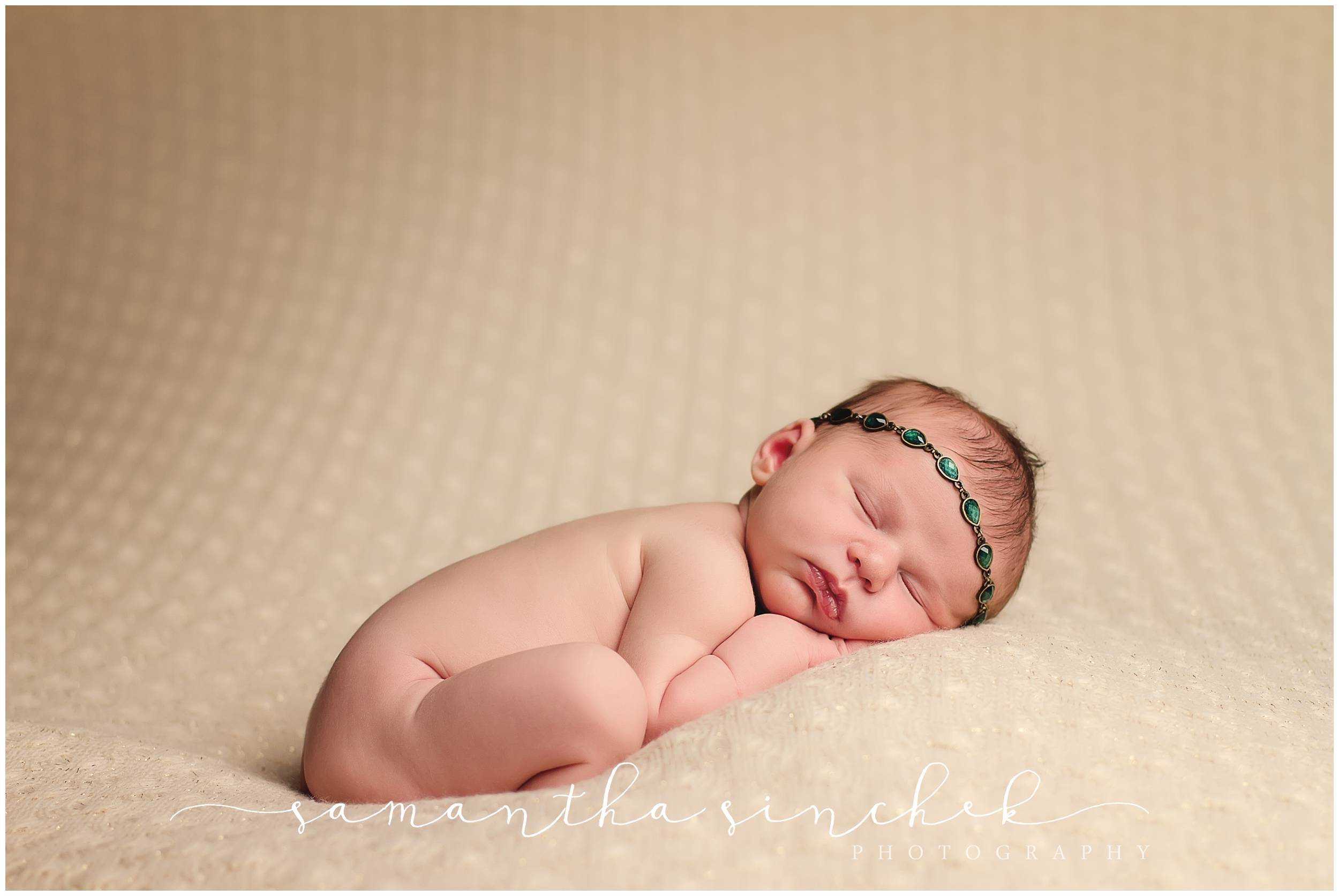 premier cincinnati newborn baby photographer posed session at samantha sinchek photography