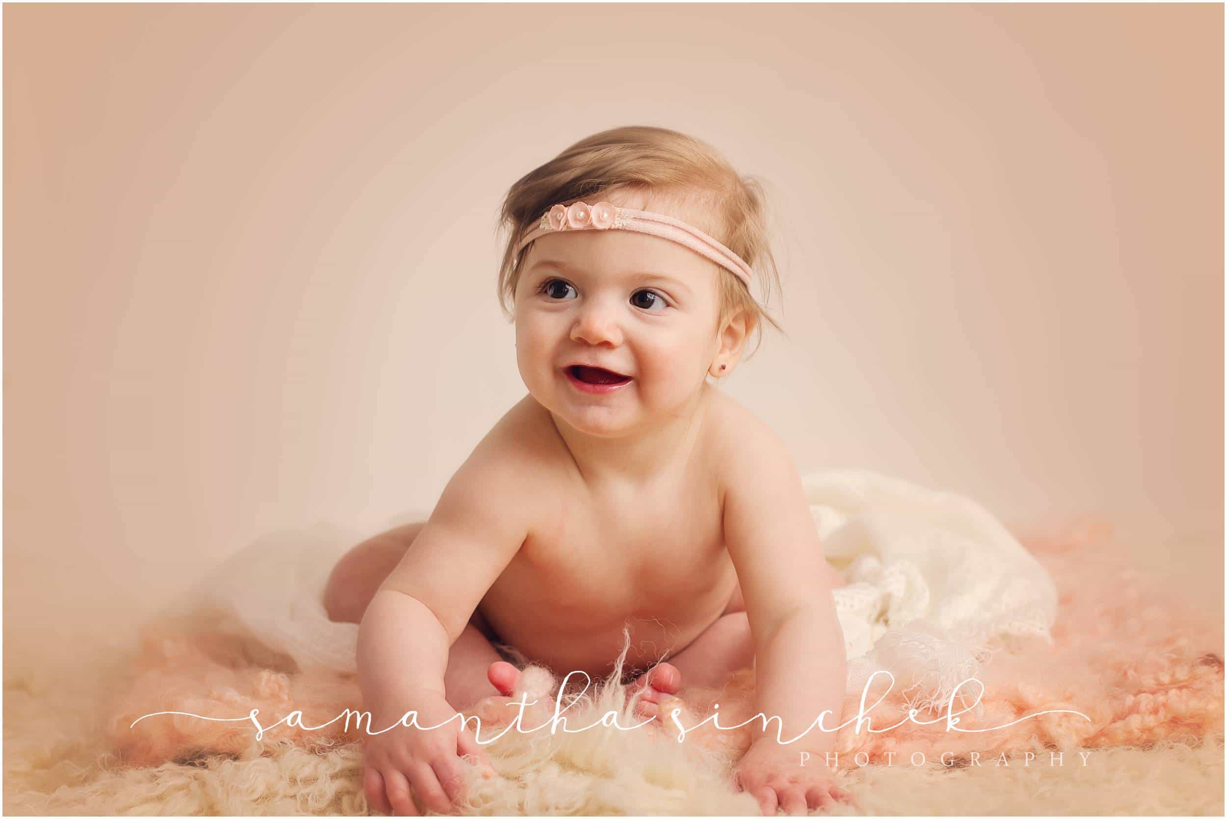 baby 9 month session at Samantha Sinchek photography in Cincinnati Ohio