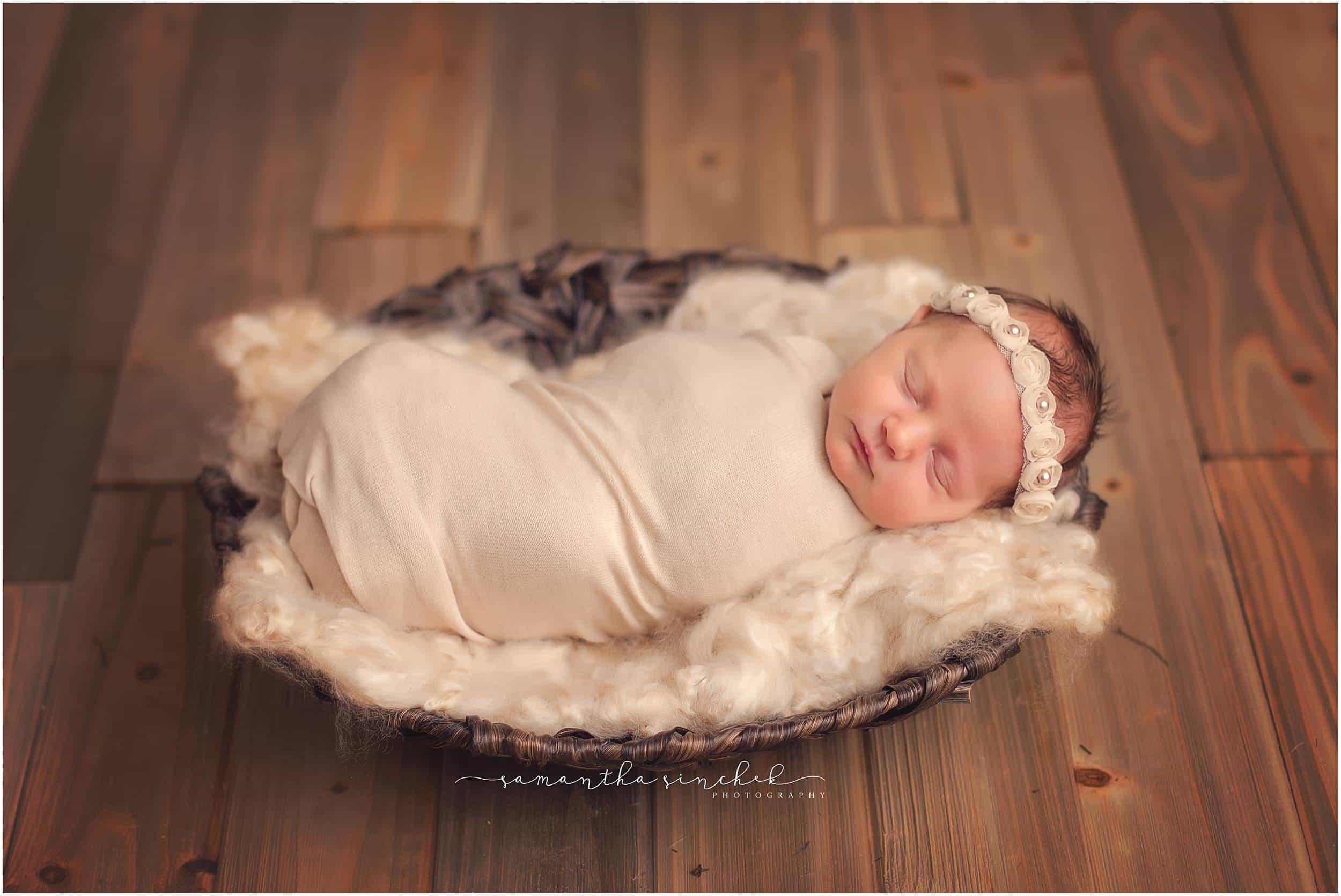 newborn photographer in cincinnati samantha sinchek baby