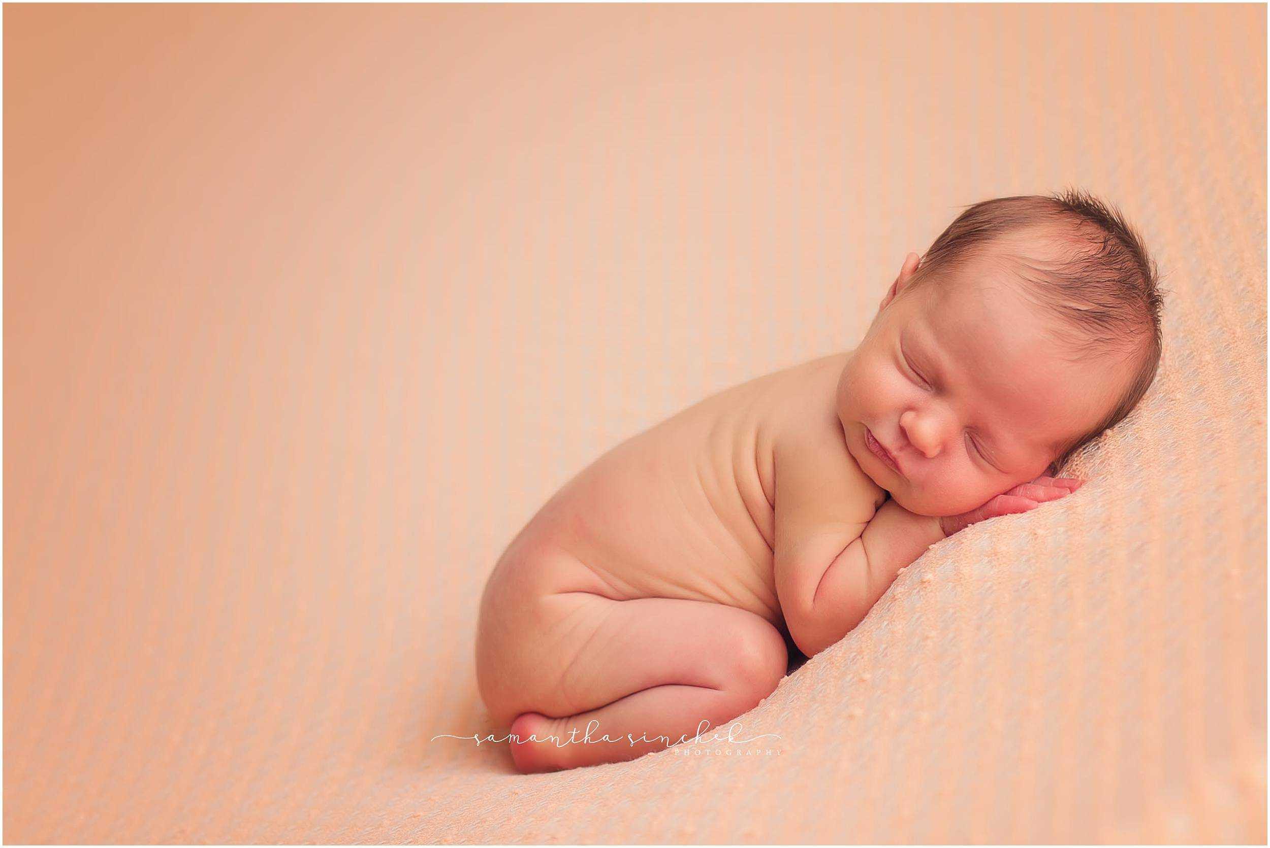newborn photographer in cincinnati samantha sinchek baby
