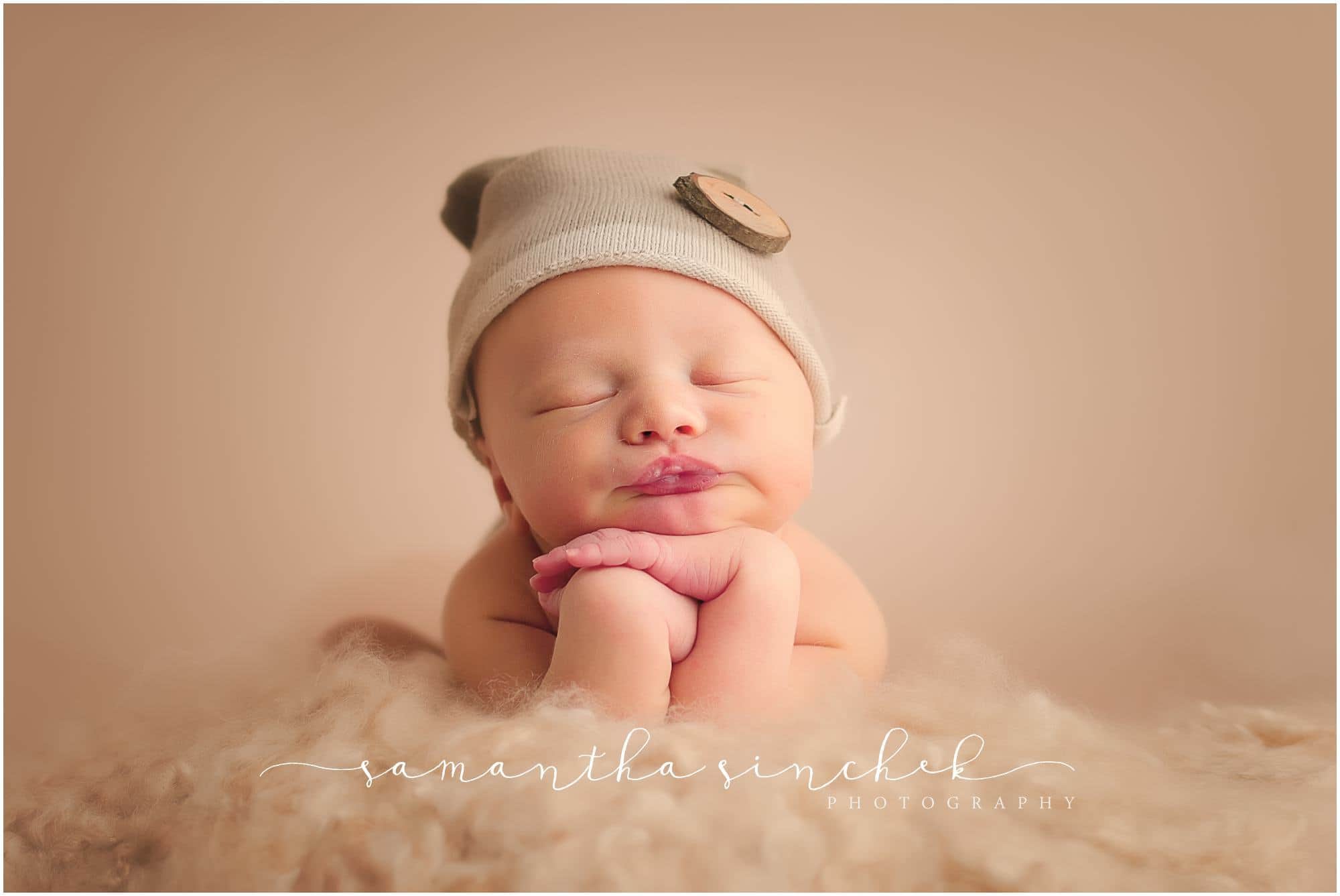 cincinnati best newborn photographer sinchek studio session with levi