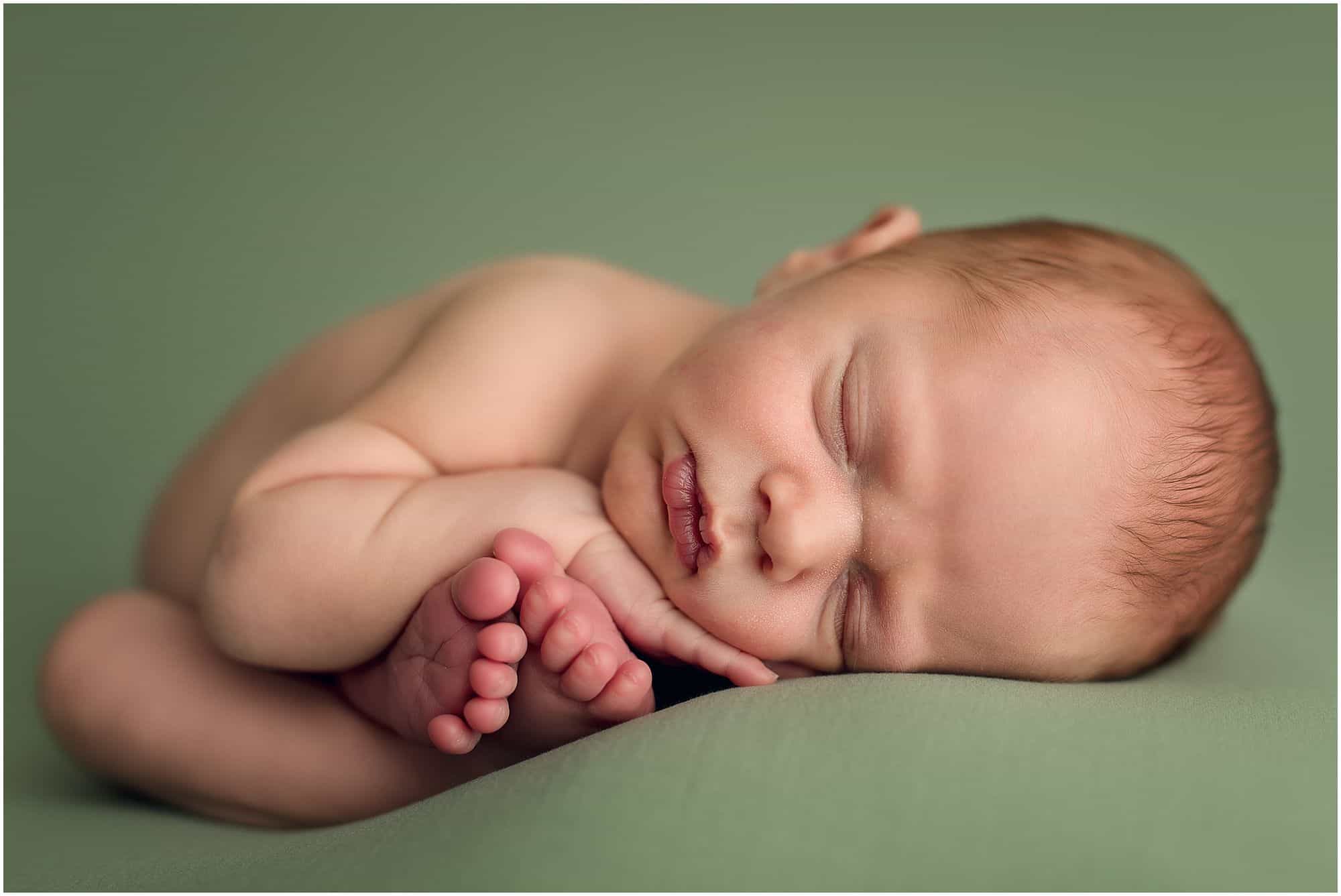 cincinnati photographer Samantha sinchek newborn boy at loveland ohio studio