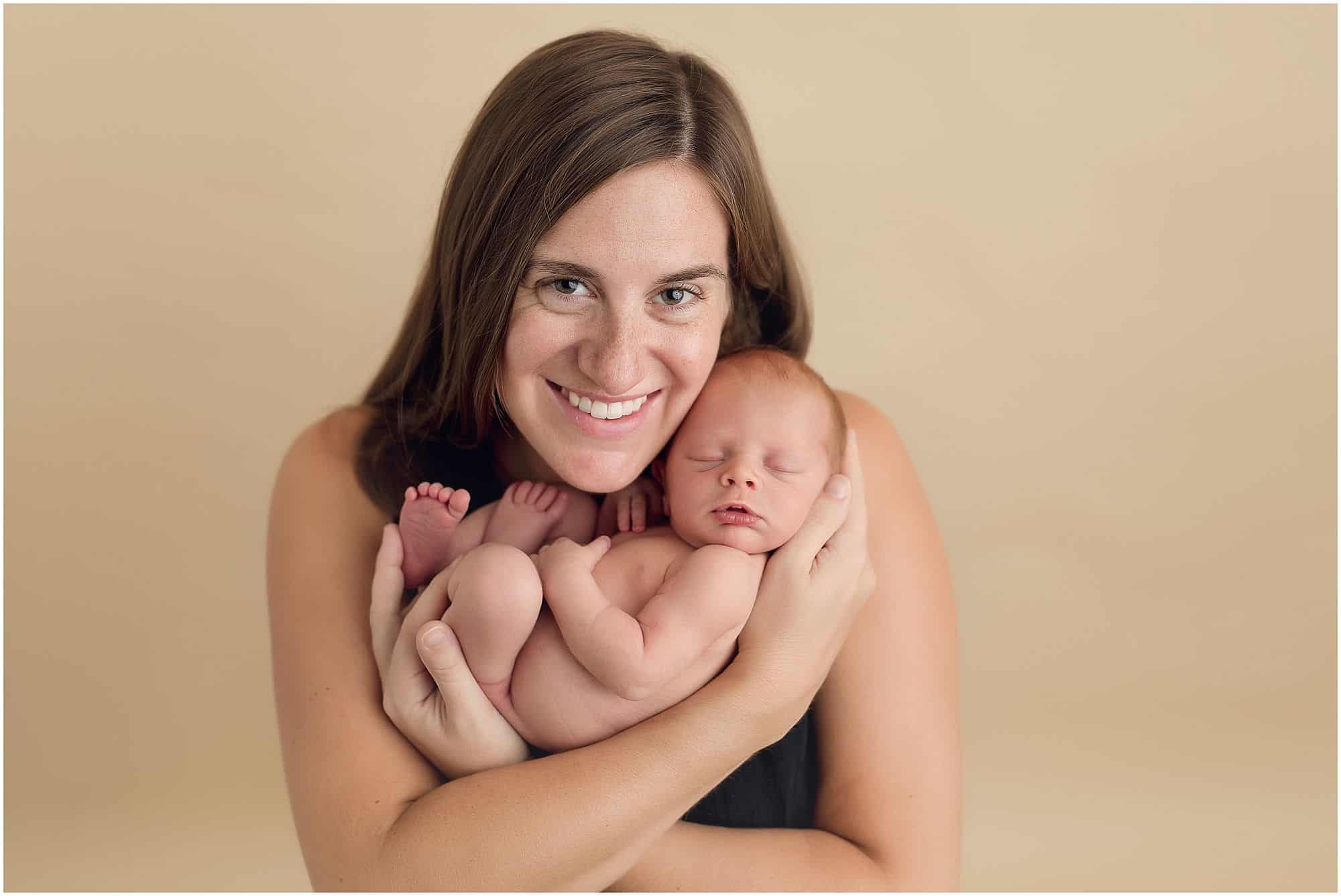 cincinnati photographer Samantha sinchek newborn boy at loveland ohio studio