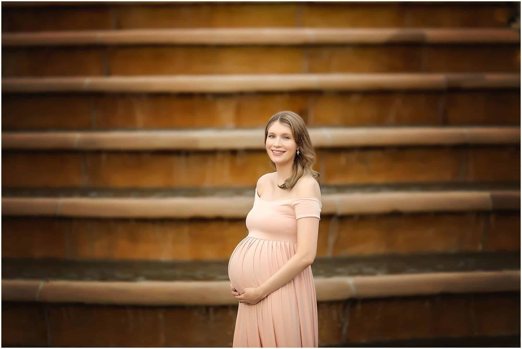 best maternity photographer in Cincinnati Ohio, Samantha Sinchek session with Amber at the beautiful Ault Park