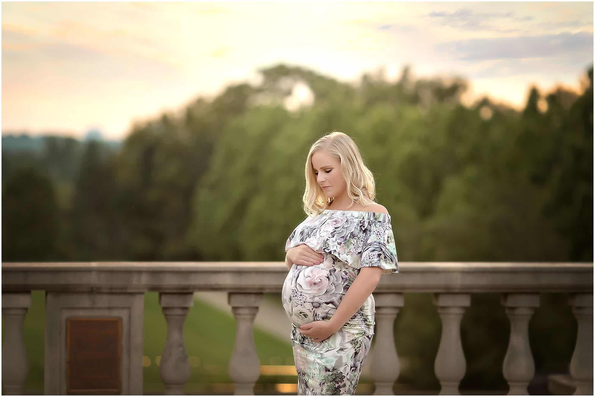 cincinnati maternity photographer at ault park with Samantha sinchek gorgeous sunset maternity pictures
