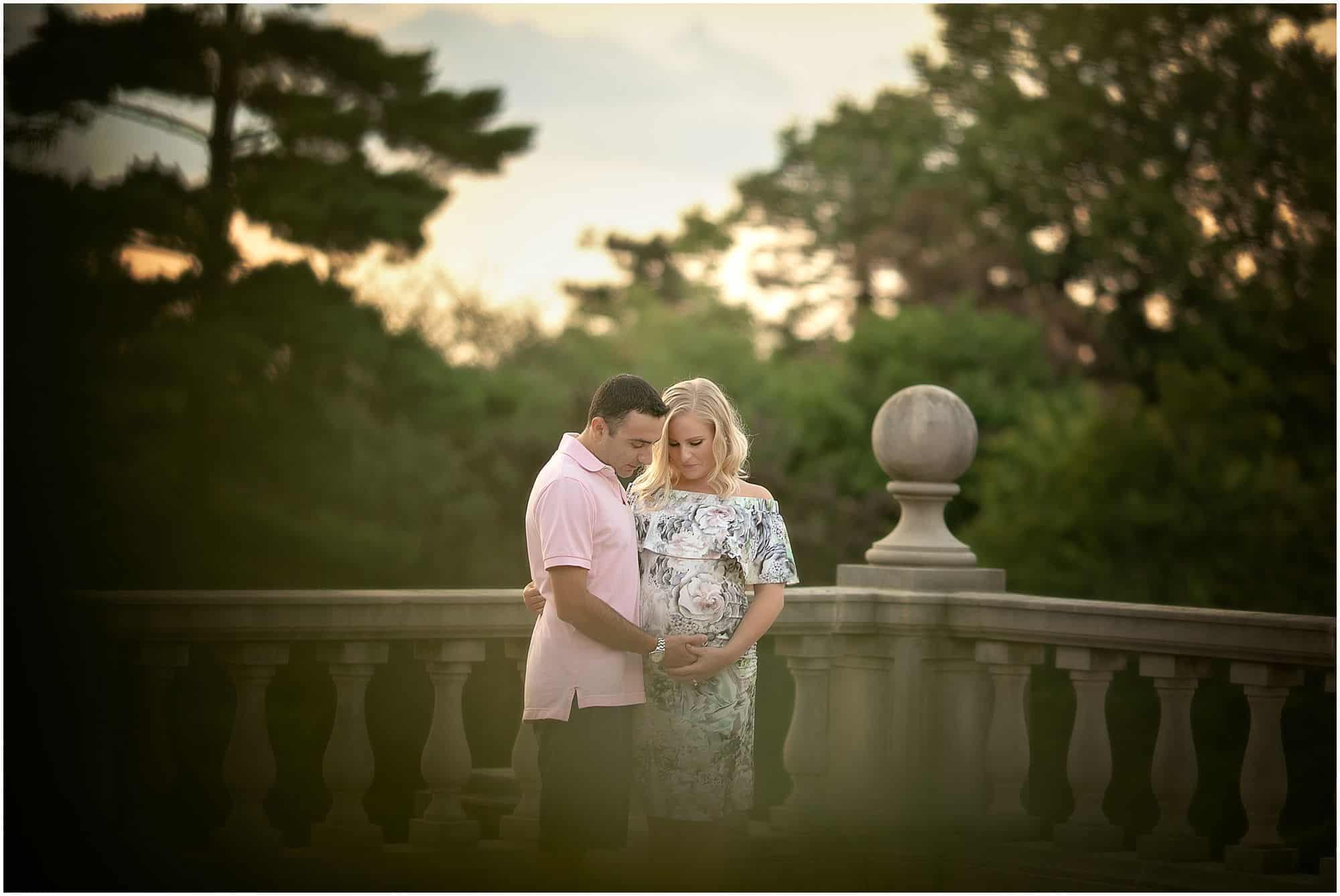 cincinnati maternity photographer at ault park with Samantha sinchek gorgeous sunset maternity pictures