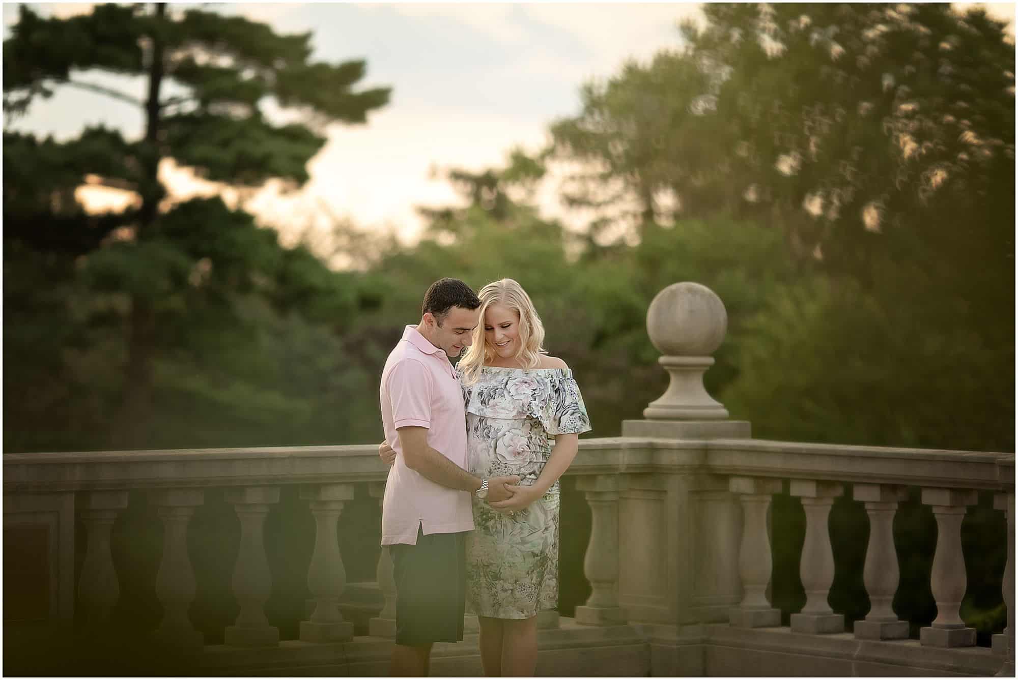 cincinnati maternity photographer at ault park with Samantha sinchek gorgeous sunset maternity pictures