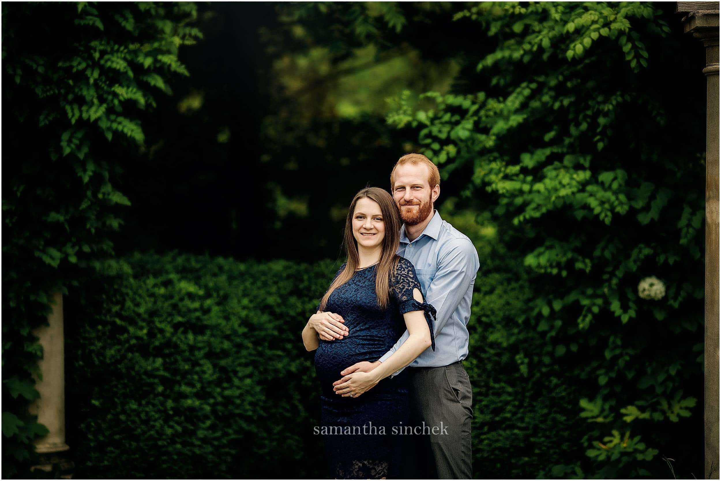 maternity pictures at Ault Park in Cincinnati Ohio