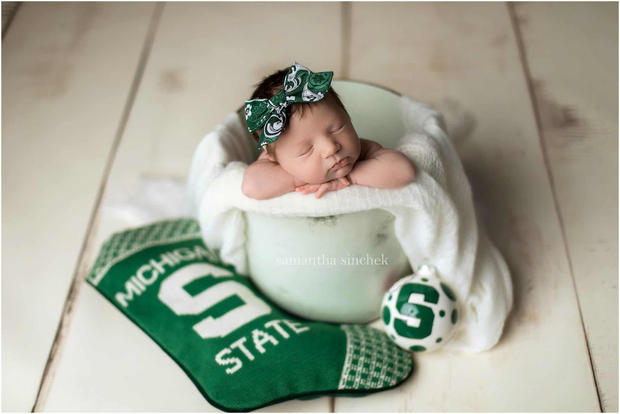 michigan state newborn picture with Cincinnati photographer Samantha Sinchek