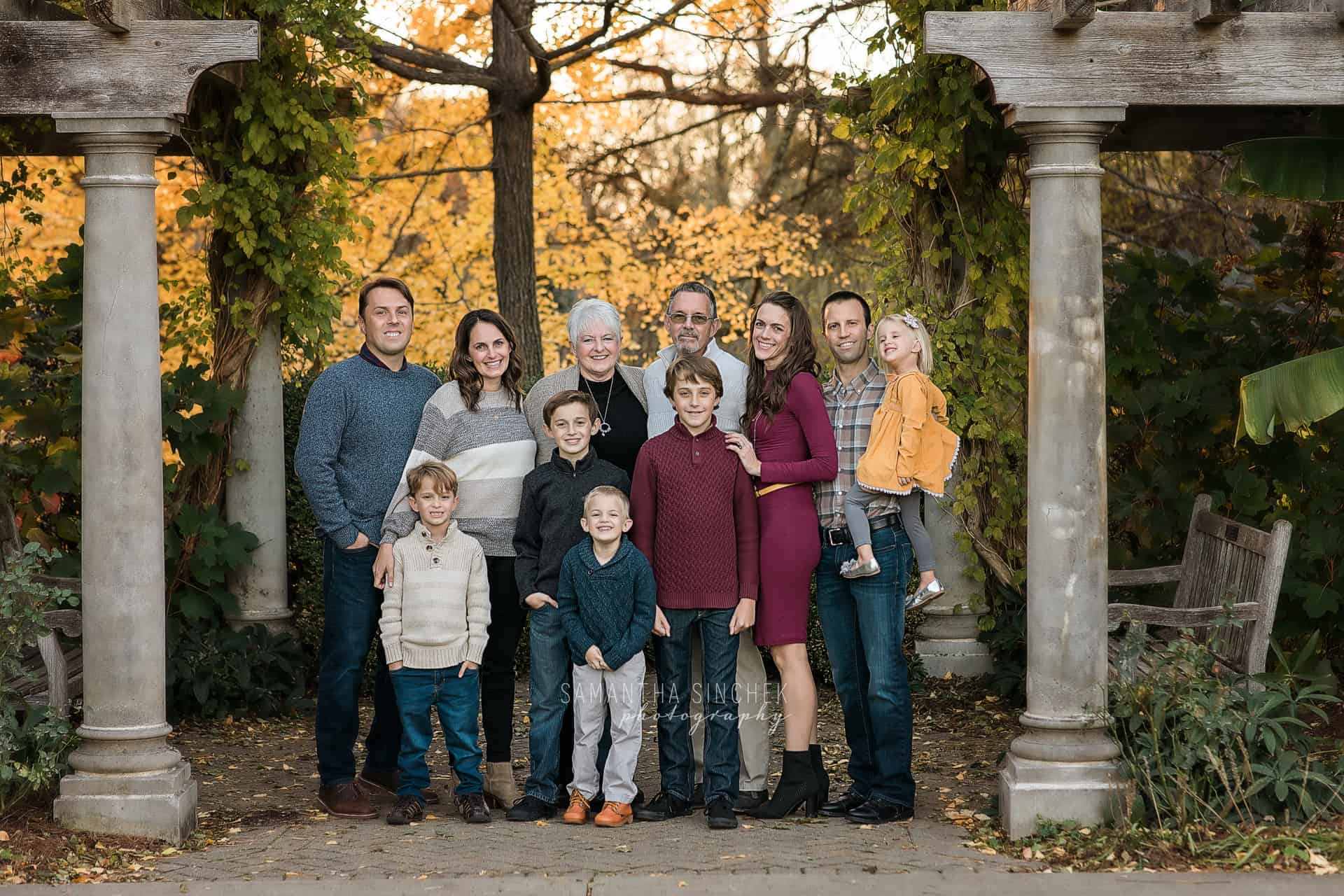 extended family session at Ault Park